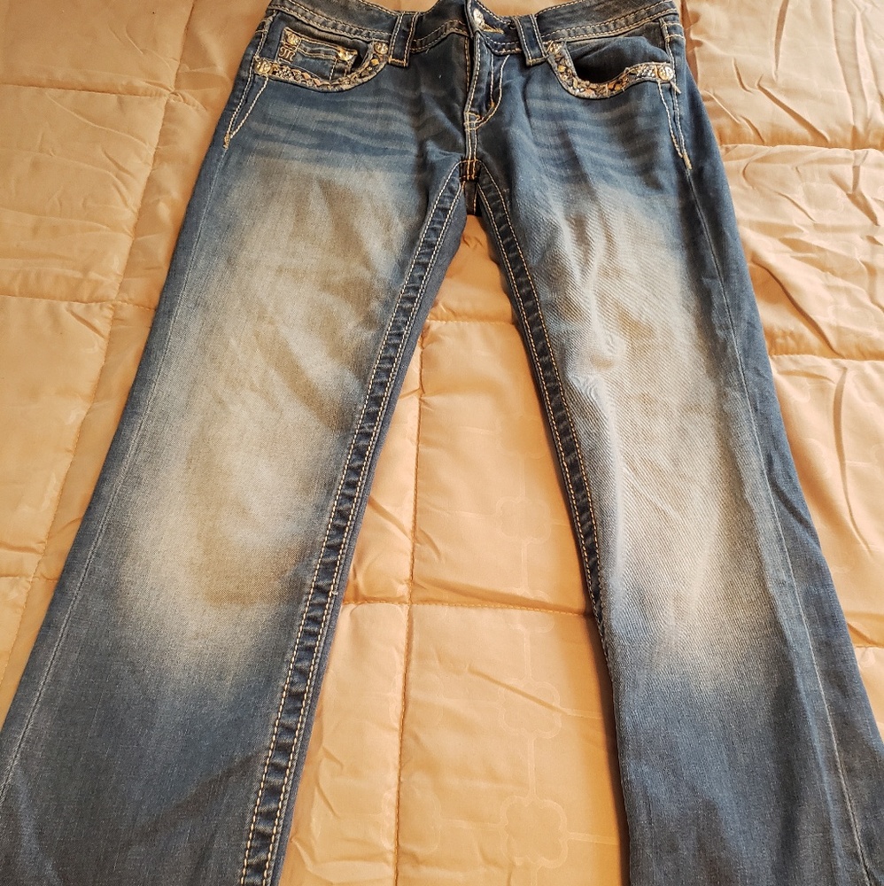 Miss Me signature crop jeans